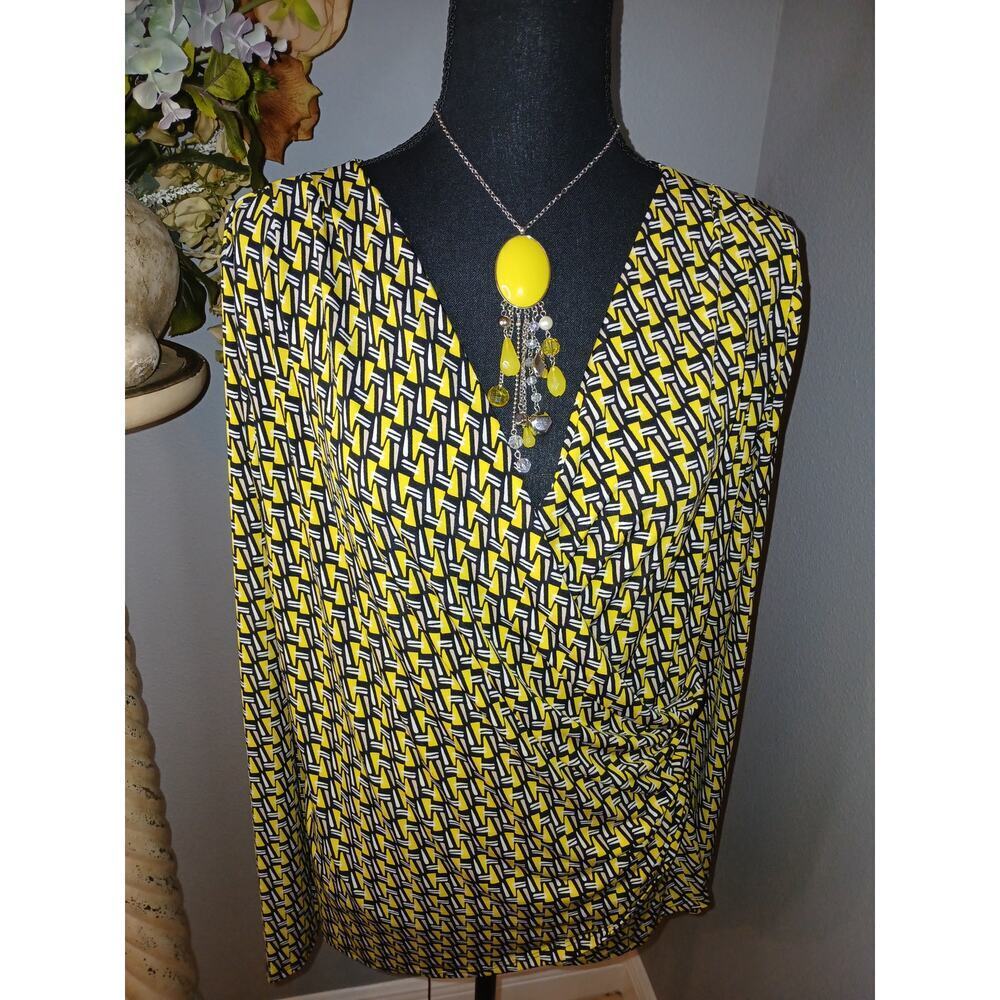 Miss Tina by Tina Knowles Top Women Large Yellow Black Geometric Surplice V Neck